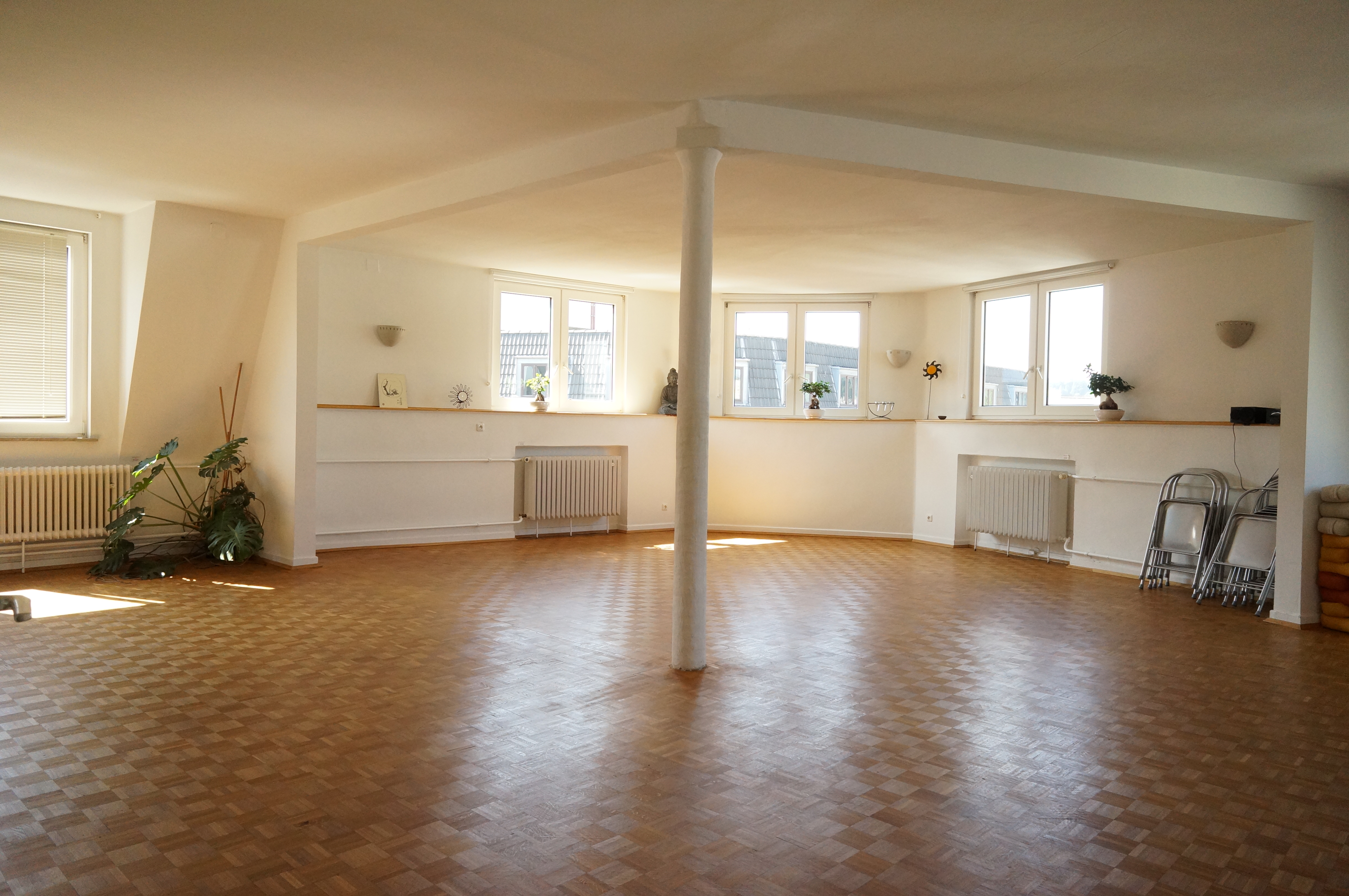 Yoga course - Krankenkassen anerkannt - North Rhine-Westphalia - Tripada Übungsraum 2 - Tripada® Yogalehrerausbildung mit Kassenzulassung nach § 20 SGB V über 2 Jahre