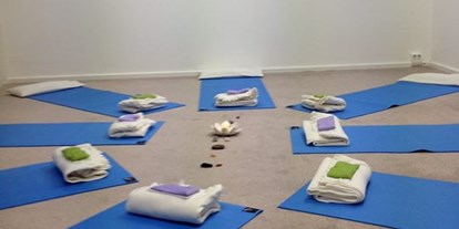 Yoga course - Geisenhausen - https://scontent.xx.fbcdn.net/hphotos-xtl1/t31.0-8/q82/s720x720/12698538_1704786046469155_7981383918894273464_o.jpg - Yoga Pilates Zentrum Geisenhausen