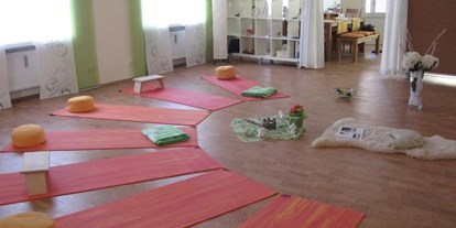 Yoga course - Herne - https://scontent.xx.fbcdn.net/hphotos-xaf1/t31.0-0/p180x540/411541_327740130652863_726277423_o.jpg - Kundalini Yoga Zentrum Gelsenkirchen