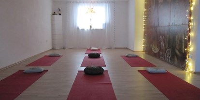 Yoga course - Büttelborn - https://scontent.xx.fbcdn.net/hphotos-frc3/t31.0-0/p180x540/812822_528587173847602_1461968121_o.jpg - Yoga und mehr