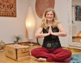 Yoga: Yogalehrerin Astrid Klatt, als Lachyogalehrerin als Astrid Wunder bekannt - Astrid Klatt
