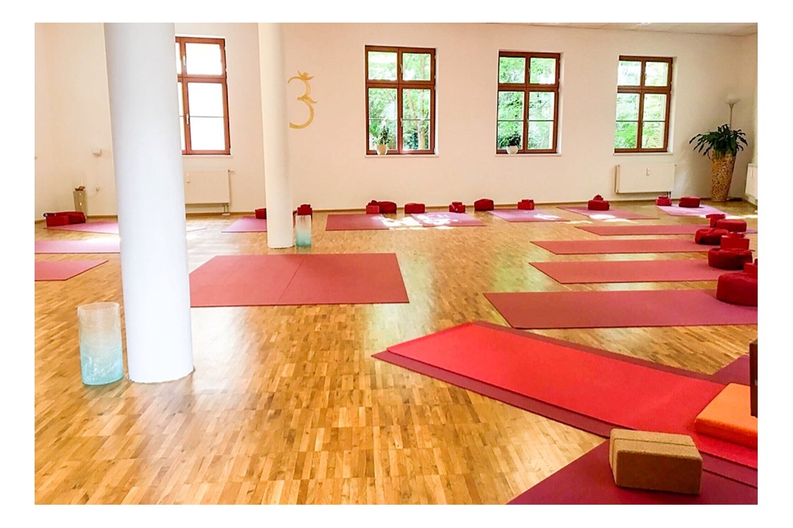 Yoga: Großer Yogasaal  - Das Bewegte Haus - Zentrum für Yoga und ganzheitliches Leben