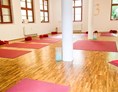 Yoga: Großer Yogasaal - Das Bewegte Haus - Zentrum für Yoga und ganzheitliches Leben