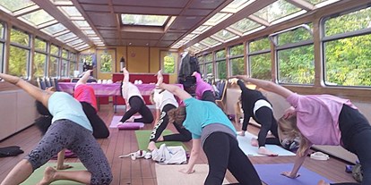 Yoga course - PLZ 22769 (Deutschland) - https://scontent.xx.fbcdn.net/hphotos-xlt1/t31.0-8/s720x720/11337019_1559051714315446_1505804486108209915_o.jpg - Yoga auf der Alster