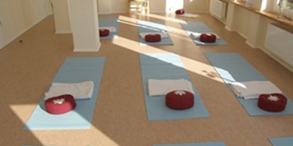 Yoga course - Seevetal - https://scontent.xx.fbcdn.net/hphotos-xpl1/v/t1.0-9/10402399_456571704486381_5220035797732895436_n.jpg?oh=ebaf9e946f722611cc84884398361f10&oe=5795AA8F - Yoga Vidya Hamburg-Harburg