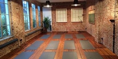 Yoga course - Binnenland - https://scontent.xx.fbcdn.net/hphotos-xtp1/t31.0-0/p180x540/1495255_572835922790699_1784697809_o.jpg - Yogaspot Hamburg