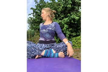 Yoga: Yoga draußen Sommer 2021  - Yoga By Karo - Karoline Borth