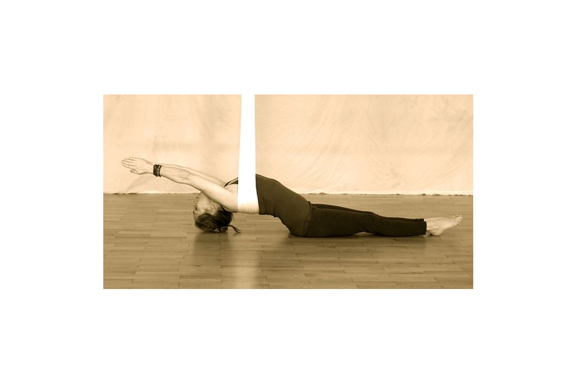 Yoga: https://scontent.xx.fbcdn.net/hphotos-xfp1/t31.0-8/s720x720/11045407_972393576113901_1320034148987935011_o.jpg - Aerial Yin Yoga