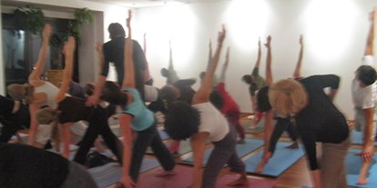 Yoga course - Langenhagen (Region Hannover) - https://scontent.xx.fbcdn.net/hphotos-xaf1/t31.0-0/p180x540/1800138_1564763670442195_1528575658175729835_o.jpg - Yogastyle vinyasa flow hatha yoga