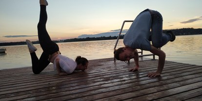 Yogakurs - Erreichbarkeit: gute Anbindung - Region Chiemsee - Verena & Nic - Verena & Nic / Yoginissimus