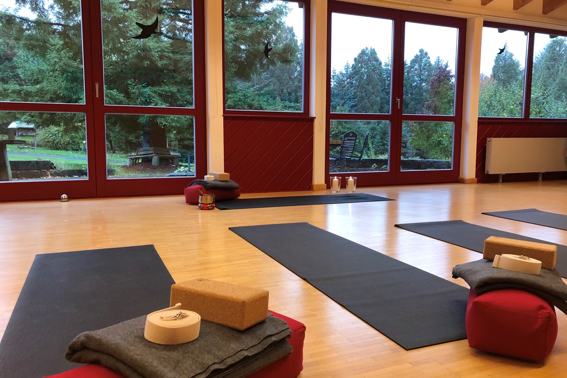Yoga: Yogaraum  - Zeit für Yoga Cronenberg