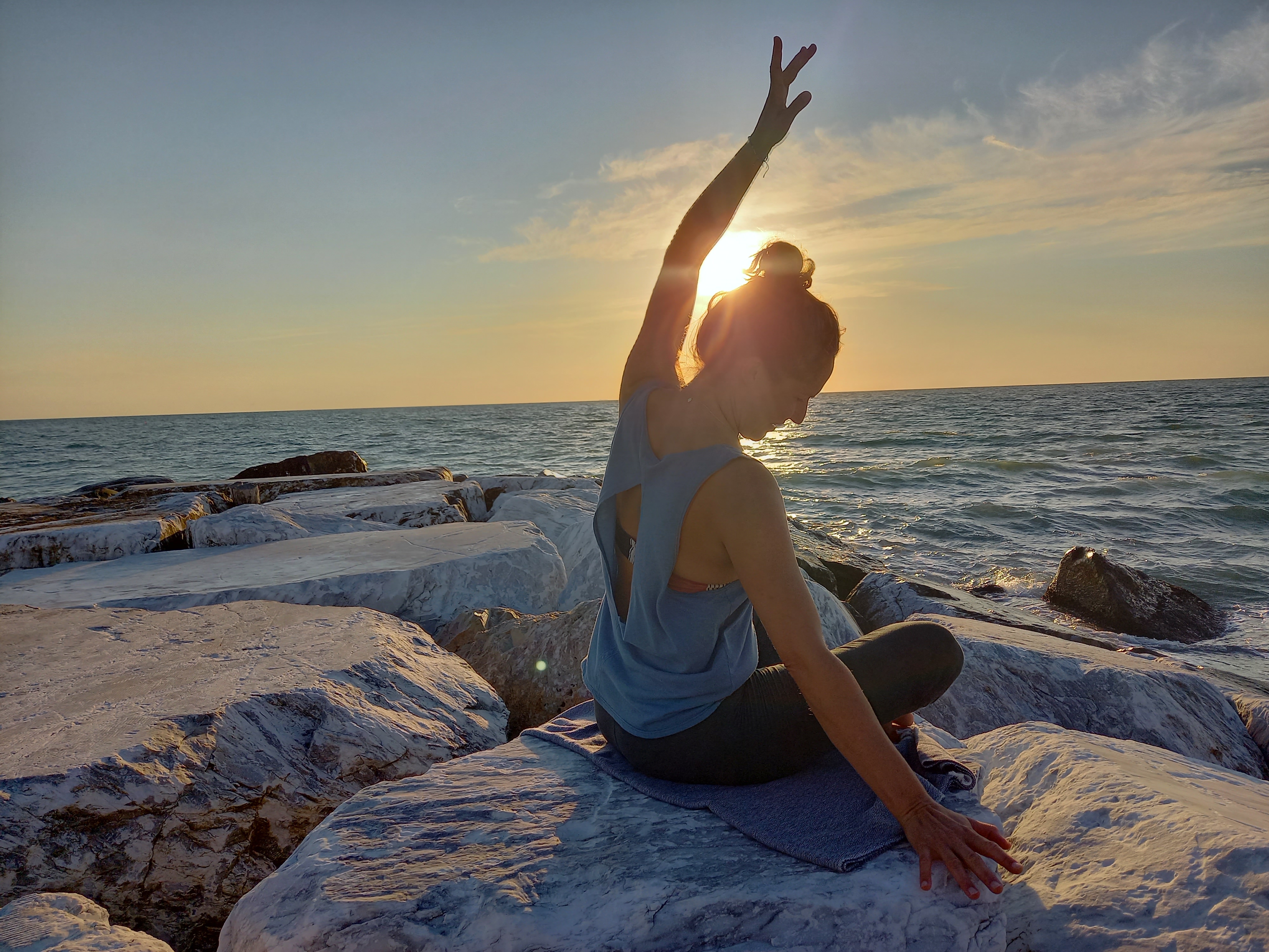 Clase de yoga - vorhandenes Yogazubehör: Yogagurte - Austria - Katalin Franz - yinsight yoga