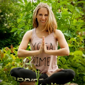 Yoga: Katharina Effling - Inhaberin, Tanz- Fitness- und Yogalehrerin - Fit&Glücklich