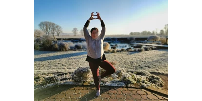 Yoga course - Kurse für bestimmte Zielgruppen: Kurse für Dickere Menschen - Elbeland - Wald Yoga