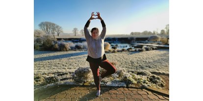 Yogakurs - vorhandenes Yogazubehör: Yogablöcke - Pegau - Wald Yoga