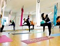 Yoga: Mit Aerial Yoga kann der ganze Körper auf neue Weise gedehnt werden. Trage dich hier zum Newsletter ein und du bekommst alle Termine zu Kursen, Workshops, Ausbildungen und Angeboten:
http://aerial-yoga-kiel.de/   - Aerial Yoga Ausbildung mit Nicole Quast-Prell