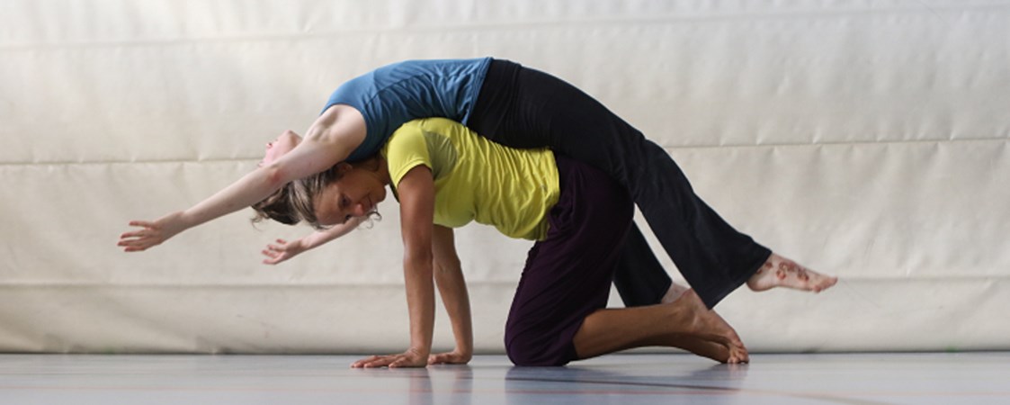 Yoga: Contact Imrovisation & Feldenkrais - Ooom Yogastudio