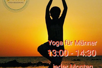Yoga: jeden Montag 13:00 - 14:30 Uhr
YOGA FÜR MÄNNER
Wir freuen uns auf die wahren Männer, die starken Männer. Starke Männer sind die Männer, die achtsam sind, die Schwächen zulassen können.
Devah -Zentrum für Yoga
und Selbstheilung e.V.
Pilatuspool 11a -- 20355 Hamburg - Devah Yoga und Begegnung