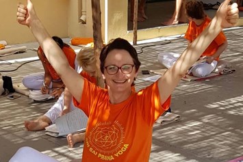 Yoga: Sri Sai Prana Yoga, eine traditionelle Form des Hatha Yoga unter Nutzung der energetischen Kenntnisse von Chakras und der Pranaheilung für mehr Effizienz, schnellere Resultate und mehr Wohlbefinden.  - Heilpraxis Sattler & Galijas