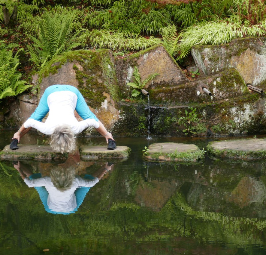 Yoga: Gegrätsche Vorbeuge - Ananda Yoga - Yoga in Germersheim
