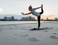 Yoga: https://scontent.xx.fbcdn.net/hphotos-xaf1/t31.0-8/s720x720/10856773_879407208786269_3353177779112804607_o.jpg - Namastar.  - yoga & lifestyle am meer