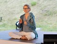Yoga: Arielle Kohlschmidt