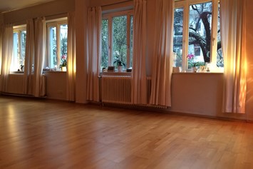 Yoga: Yogaraum für KaliWest Yoga im Sangat, Karlsruhe - KaliWest Yoga