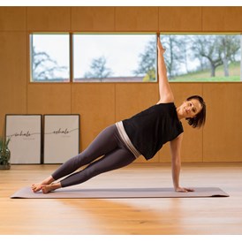 Yoga: Seitstütz (Vasishthasana) - Ganzkörperkräftigung - Yoga Garten