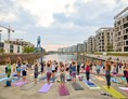 Yoga: 108 Sonnengrüße an der Hafentreppe in Offenbach am Main - Samana Yoga - Rebalancing Life! in Offenbach