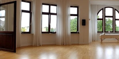 Yoga course - Magdeburg Buckau - https://scontent.xx.fbcdn.net/hphotos-xpa1/v/t1.0-9/s720x720/988251_626880520663603_482372320_n.jpg?oh=a0daf2e5e41150195ecdb55f286be699&oe=57673CCB - Praxis für Yoga und Gesundheit