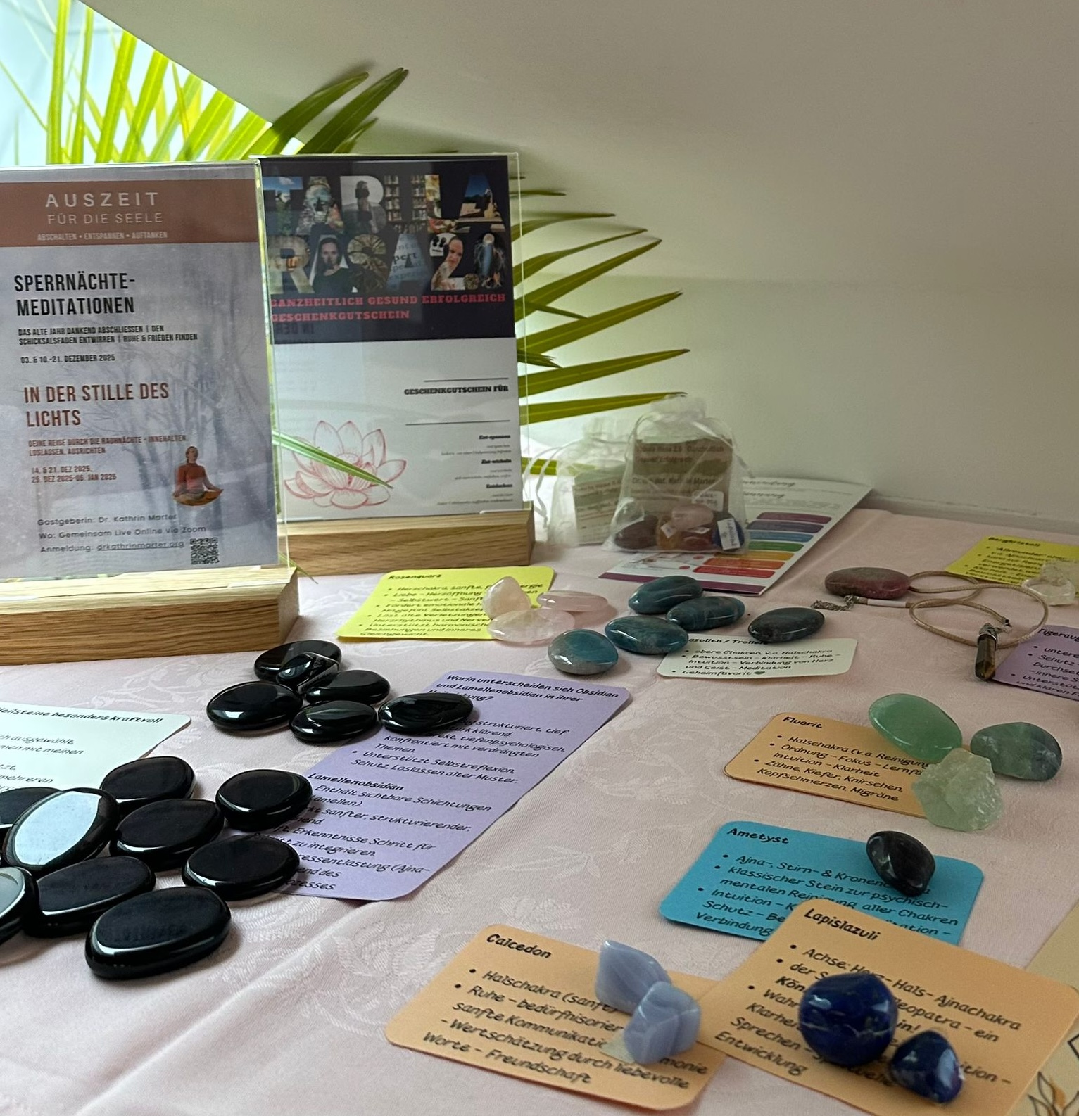 Yoga: HEILSTEINE

Die Arbeit mit Heilsteinen ist eine wundervolle Ergänzung und Unterstützung für Dein persönliches Wachstum und Deine körperlichen, mentalen und emotionalen Heilungsprozesse. 

Meine Heilsteine sind von mir für Dich liebevoll gereinigt, kraftvoll geweiht und programmiert worden. 

Lass Dich sehr gerne von mir zu Deinen Steinen beraten! ✨ - Tabula Rasa 2.0 |  Ganzheitlich Gesund Erfolgreich
