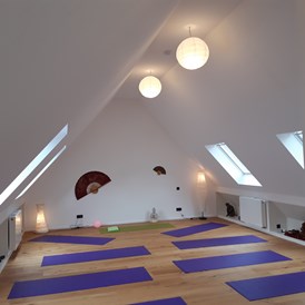 Yoga: WILLKOMMEN BEI ASAna Yoga Studio - 55129 Mainz Hechstheim - ASana Yoga Mainz