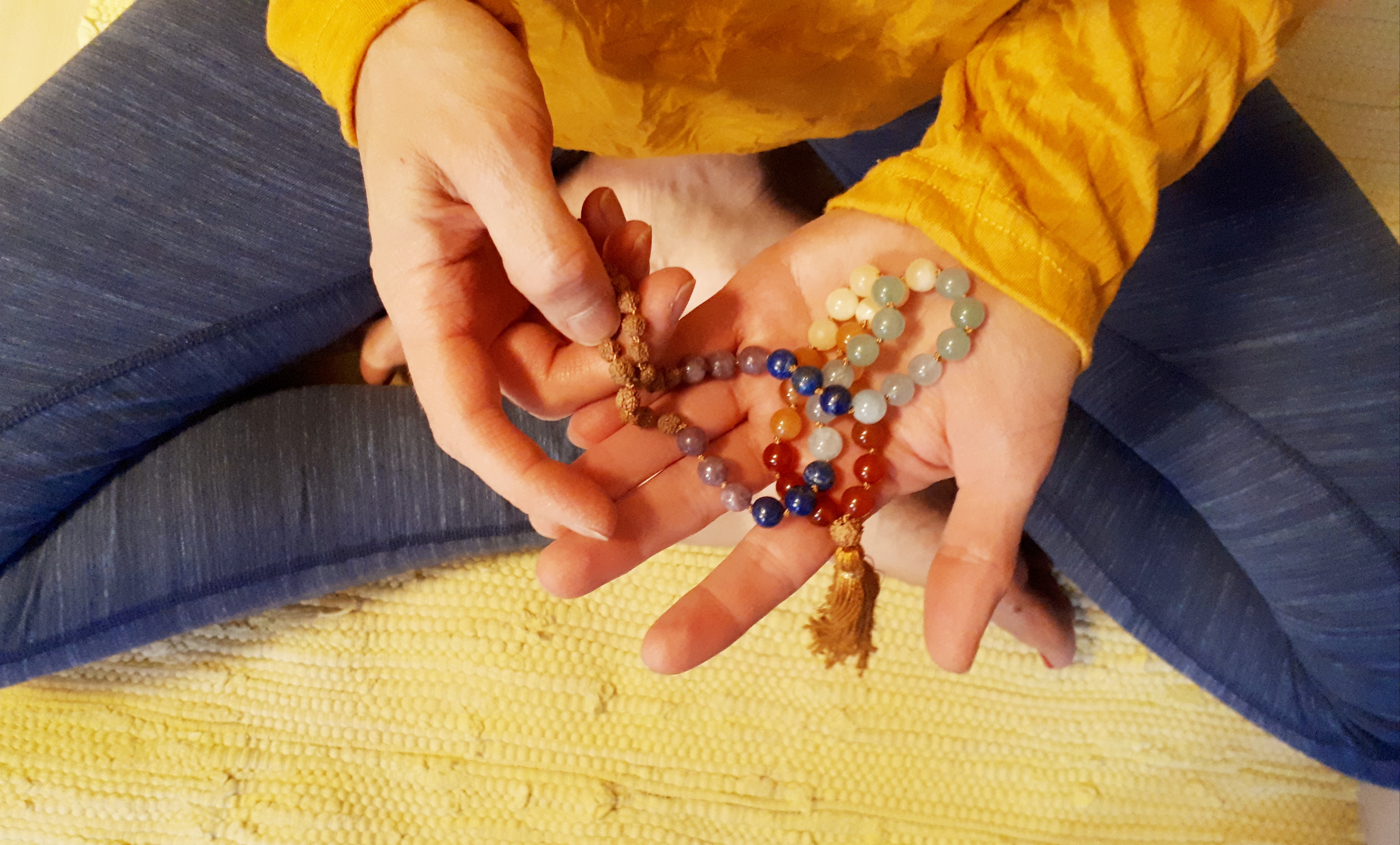 Clase de yoga - Gröbenzell - Maditation mit meiner Mala:
Japa-Meditaiton - Rebekka Barsekow: Yoga und Schmuck