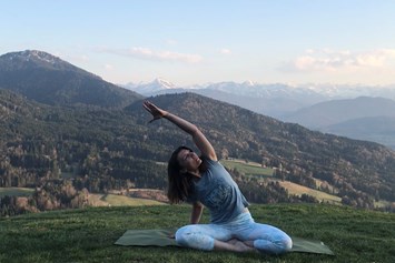 Yoga: bewegte Meditation  - Michaela Schötz - Isaryogis