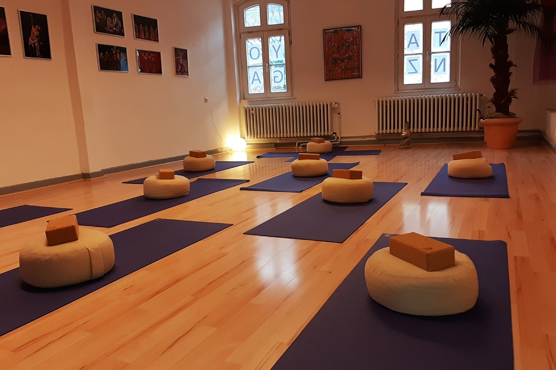 Yoga: Unser Yoga-Studio - Studio Yoga - Dein Studio für Yoga in Düsseldorf Benrath