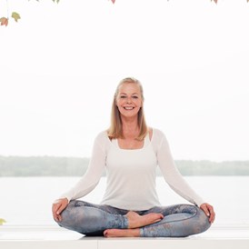 Yoga: Suzanne Kern Yoga Lehrerin aus Eutin - Suzanne Kern Yoga Meditation Coaching in Eutin