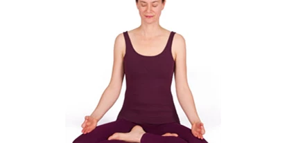 Yoga course - vorhandenes Yogazubehör: Decken - Meditations Coach Ausbildung inkl. Yoga & Meditation
