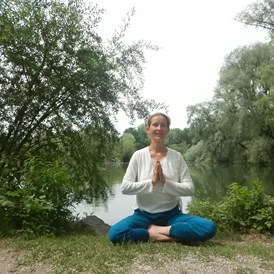 Yoga: Ich grüße das Licht in dir! - Annette Bhagavantee Paul