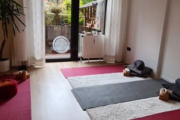 Yoga: "Yoga, Tee & Achtsamkeit" - Meditationsabende
freitags

"Mein Yogaraum"
Felheuerstr. 54
44319 Dortmund - Kurl

 - Carola May, Felt - " YOGI IN THE HOUSE", zertifizierte Yogalehrerin