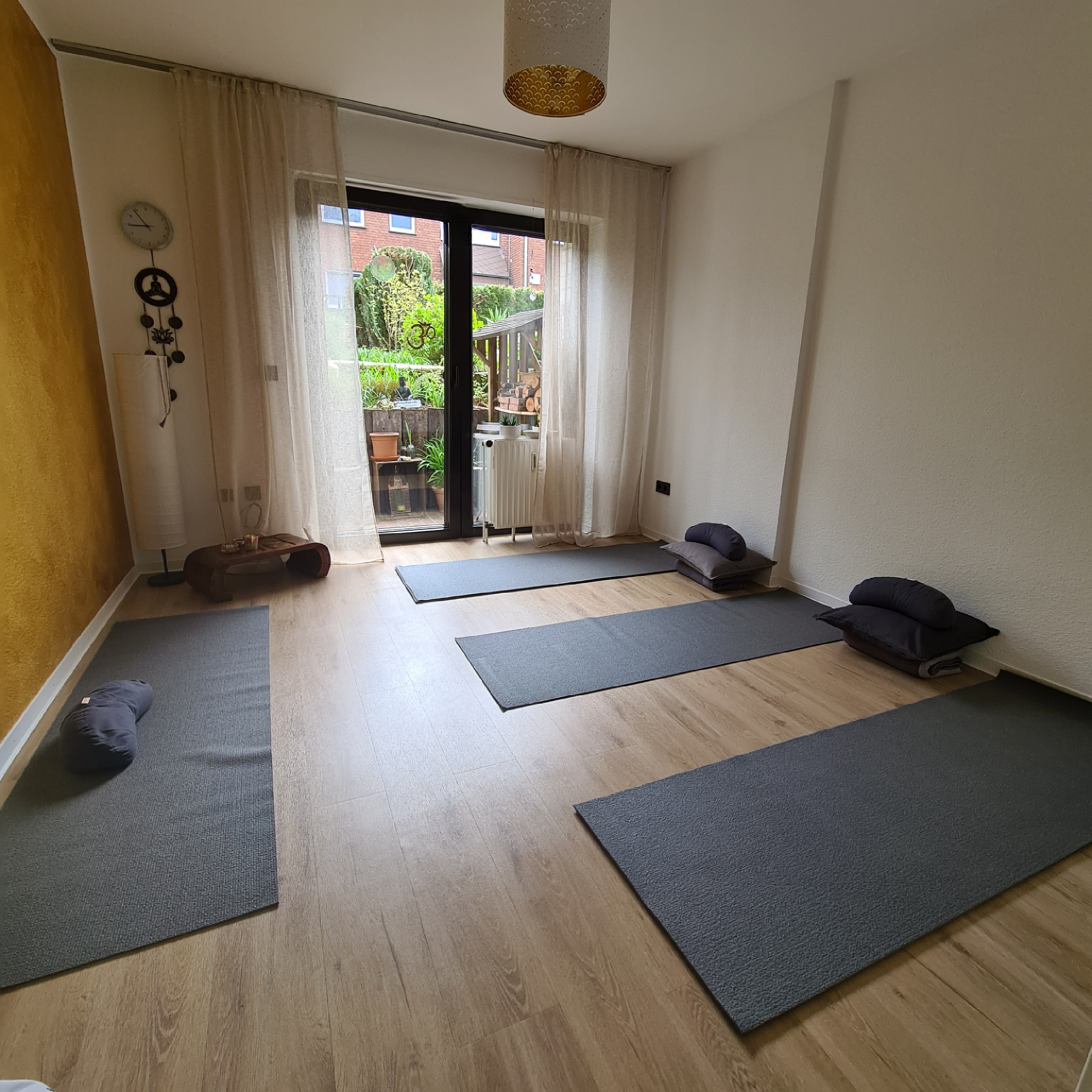 Yogakurs - Kurssprache: Deutsch - Holzwickede - Carola May - " YOGI IN THE HOUSE", zertifizierte Yogalehrerin, Meditationslehrerin