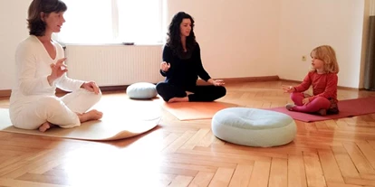 Yoga course - München Sendling - https://scontent.xx.fbcdn.net/hphotos-xat1/t31.0-0/p180x540/12094730_907212342647973_3852421266544864197_o.jpg - Yoga Shaktiram München Pasing