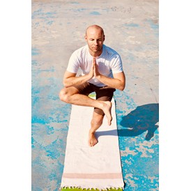 Yoga: Holm Hänsel ist der Inhaber von YOGA MACHT STARK - YOGA MACHT STARK