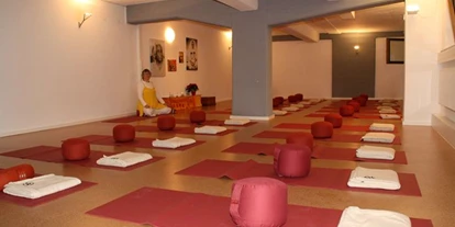 Yoga course - Yogastil: Meditation - Münster (Münster, Stadt) - https://scontent.xx.fbcdn.net/hphotos-xpf1/t31.0-8/s720x720/413051_370963319609498_225614793_o.jpg - Yoga Vidya Münster