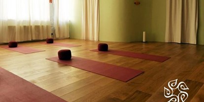 Yoga course - PLZ 48143 (Deutschland) - https://scontent.xx.fbcdn.net/hphotos-xap1/v/t1.0-9/s720x720/10475681_837801116232199_7474103370842651221_n.jpg?oh=d4341c8fa7429a3242fb712315ca4421&oe=57526EAE - Maitri Yoga Studio