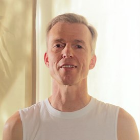 Yoga: Leiter des Sampoorna Yoga Zentrums Oldenburg - Sampoorna Yoga Zentrum Oldenburg