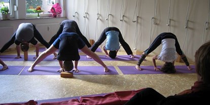 Yoga course - Borchen - https://scontent.xx.fbcdn.net/hphotos-xfp1/t31.0-0/p180x540/665589_490193564347396_1462218765_o.jpg - Iyengar Yoga Paderborn