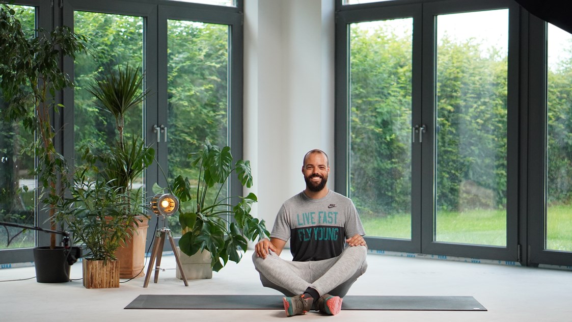 Yoga: Marlon Jonat ist Yogalehrer und Coach. Er ist der Gründer von yoga-salzkotten.de und athletic yoga.  - Marlon Jonat | yoga-salzkotten.de