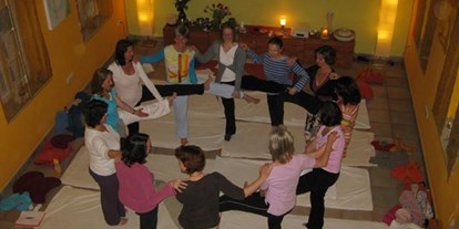 Yoga course - PLZ 53721 (Deutschland) - https://scontent.xx.fbcdn.net/hphotos-prn2/v/t1.0-0/p180x540/552998_569983306356040_922923685_n.jpg?oh=9df23f418788643744aa34dc107755e8&oe=576A9480 - Chittama Heil-Yoga-Zentrum