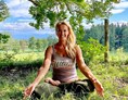 Yoga: Yoga im Freien, Yoga-Retreats mit Veronika findest du hier: https://www.mahashakti-yoga.de/reisen/ - Veronika's MahaShakti Yoga