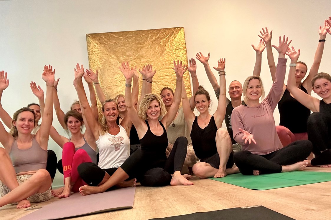 Yoga: Viele tolle Aus- und Fortbildungen in Yoga mit Veronika findest du hier: https://www.mahashakti-yoga.de/workshops/ - Veronika's MahaShakti Yoga